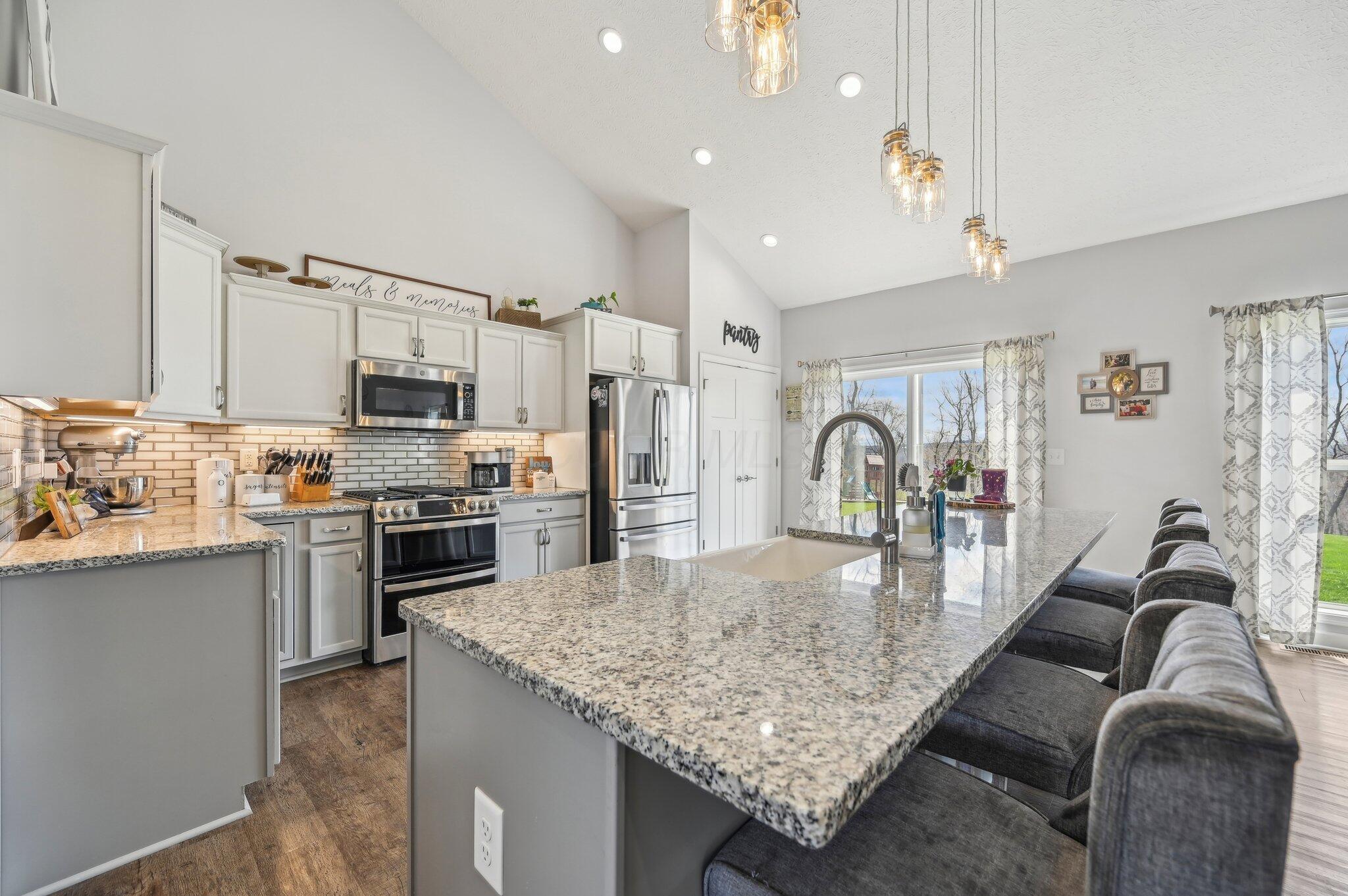 6778 Clearport Road Southwest Lancaster, OH 43130 - Photo 12 of 78 Kitchen