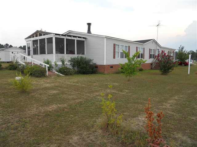 621 Wright School Road Belton, SC 29627 - Photo 2 of 16