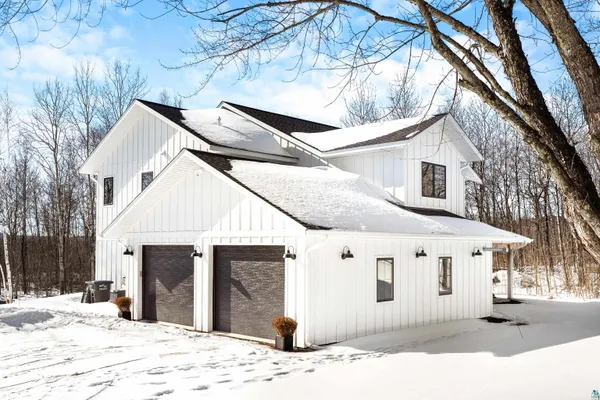 $830,000 | 3464 West Tischer Road, Duluth, MN 55803
