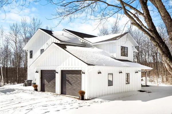 $825,000 | 3464 West Tischer Road, Duluth, MN 55803