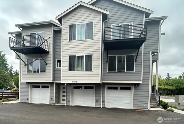 $597,500 | 13243 Ambaum Boulevard Southwest, Unit C, Burien, WA 98146