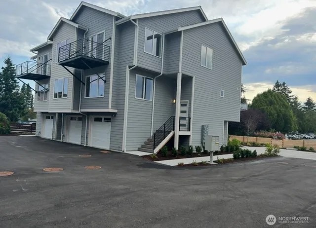 $597,500 | 13243 Ambaum Boulevard Southwest, Unit C, Burien, WA 98146