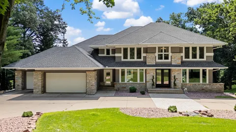 $2,700,000 | 9 Red Forest Way, North Oaks, MN 55127