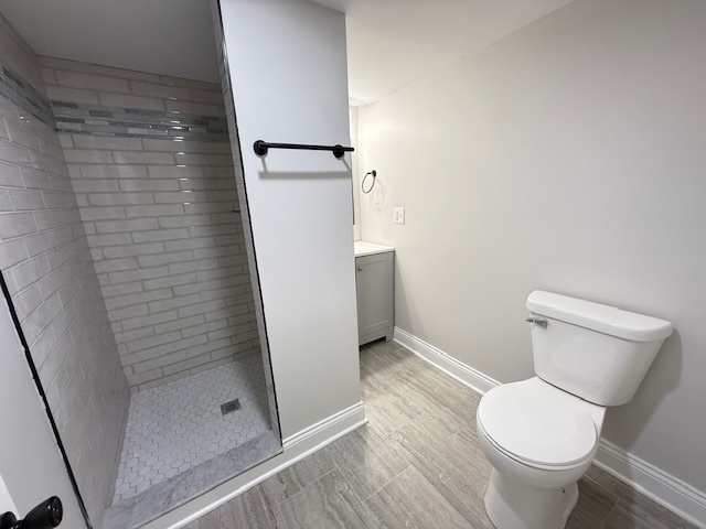 7045 South Prairie Avenue Chicago, IL 60637 - Photo 11 of 11 a bathroom with a toilet and a shower