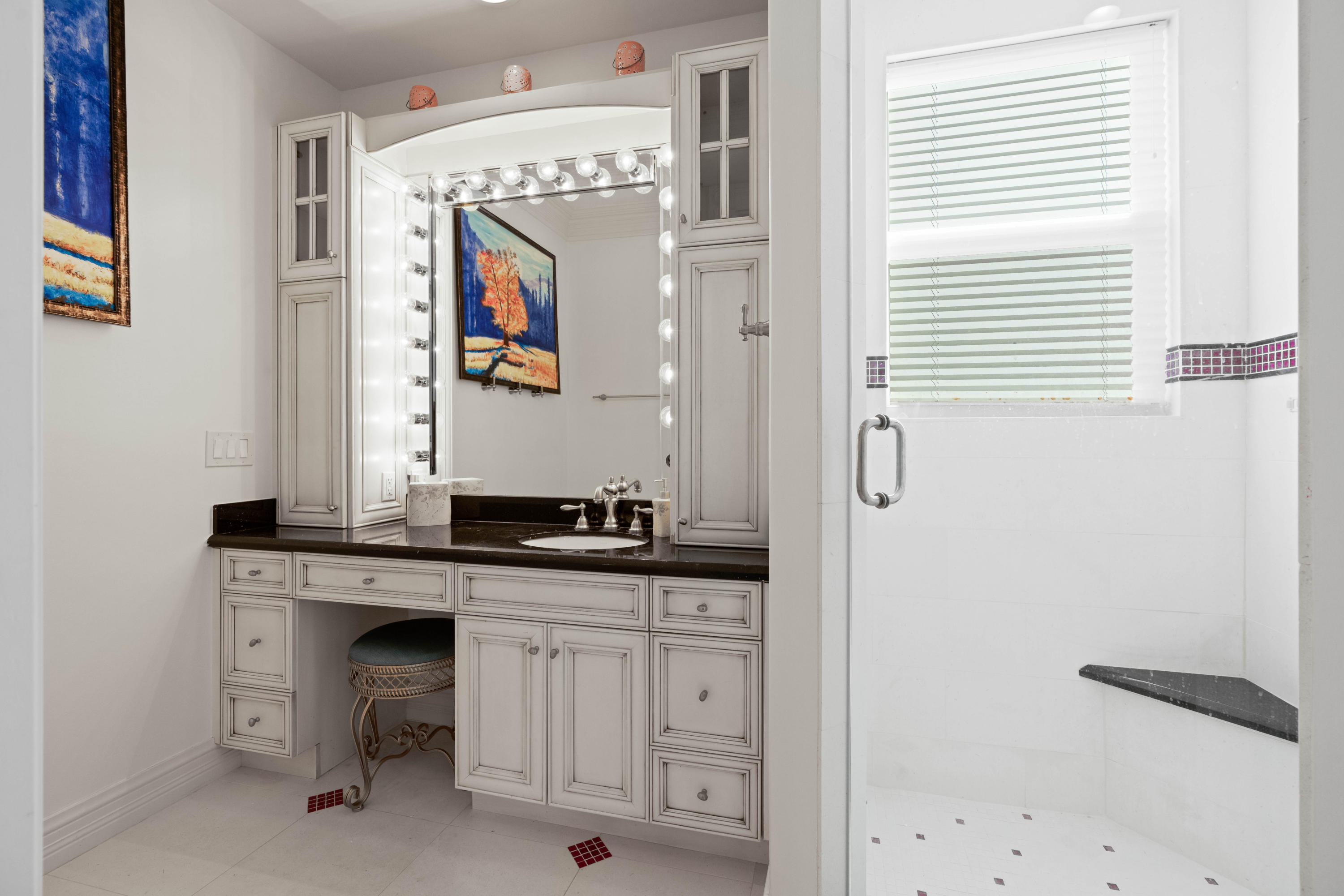 387 Eagle Drive Jupiter, FL 33477 - Photo 38 of 77 Guest Bath 3