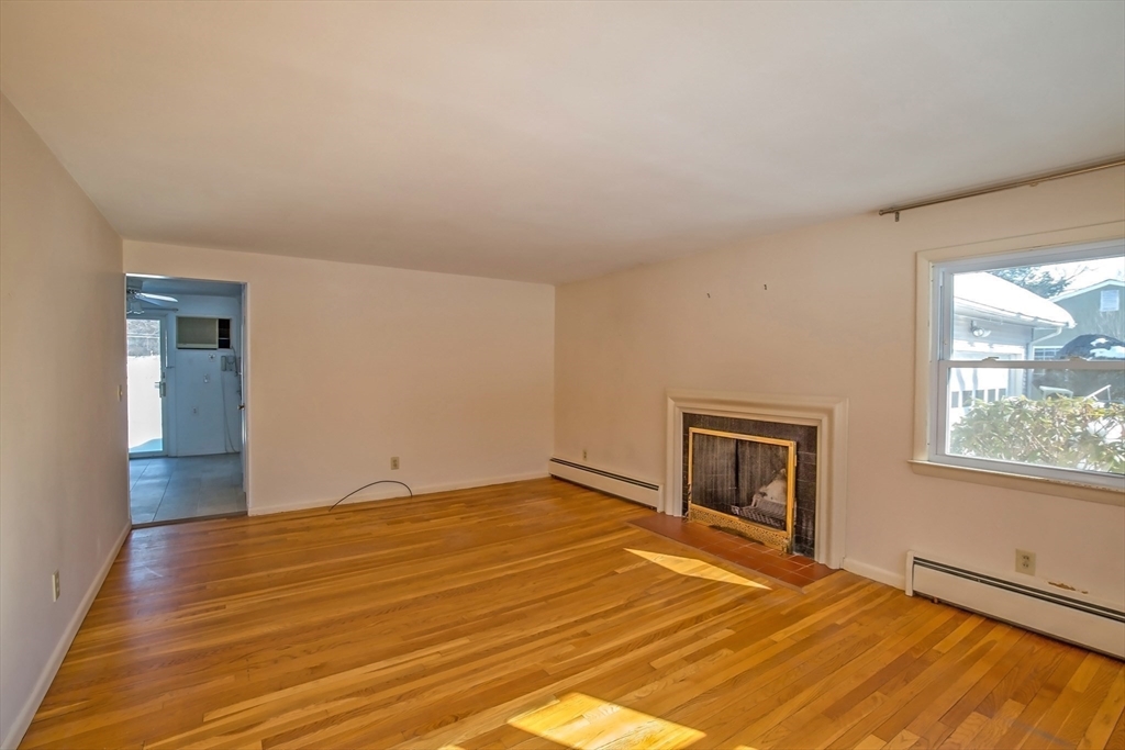 208 Birch Road Longmeadow, MA 01106 - Photo 11 of 31