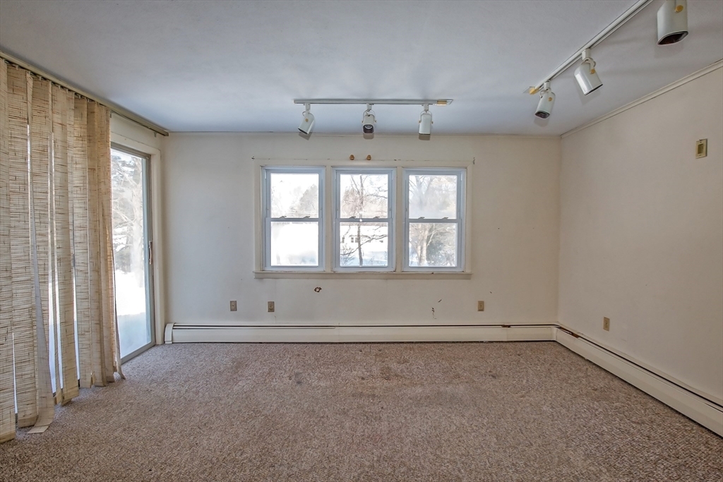 208 Birch Road Longmeadow, MA 01106 - Photo 15 of 31