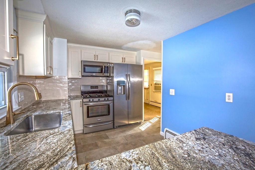 208 Birch Road Longmeadow, MA 01106 - Photo 4 of 31