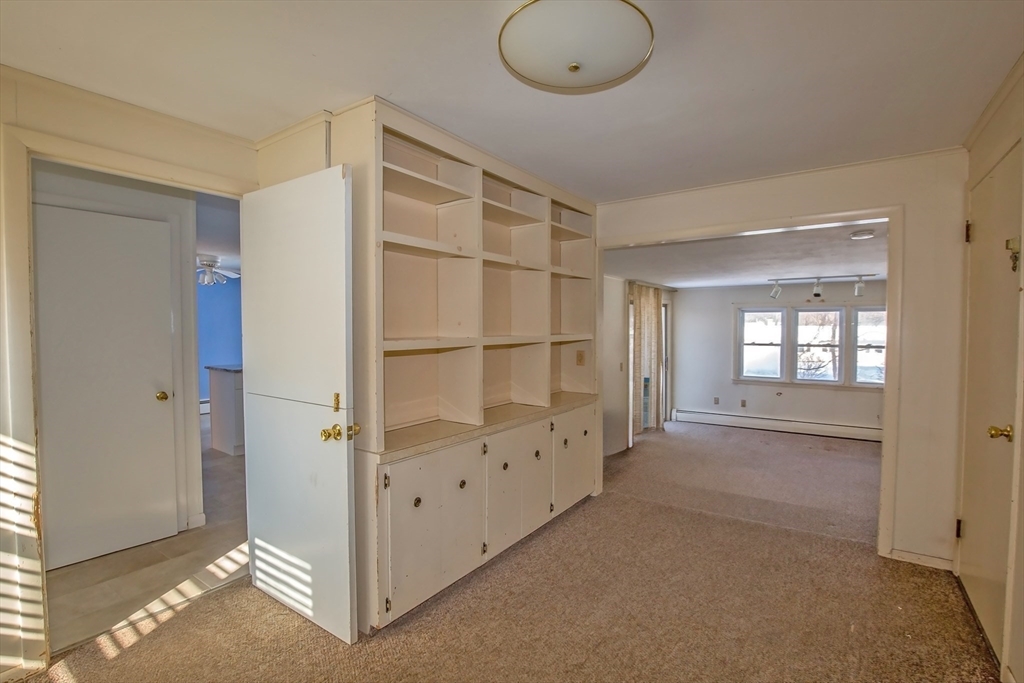 208 Birch Road Longmeadow, MA 01106 - Photo 8 of 31