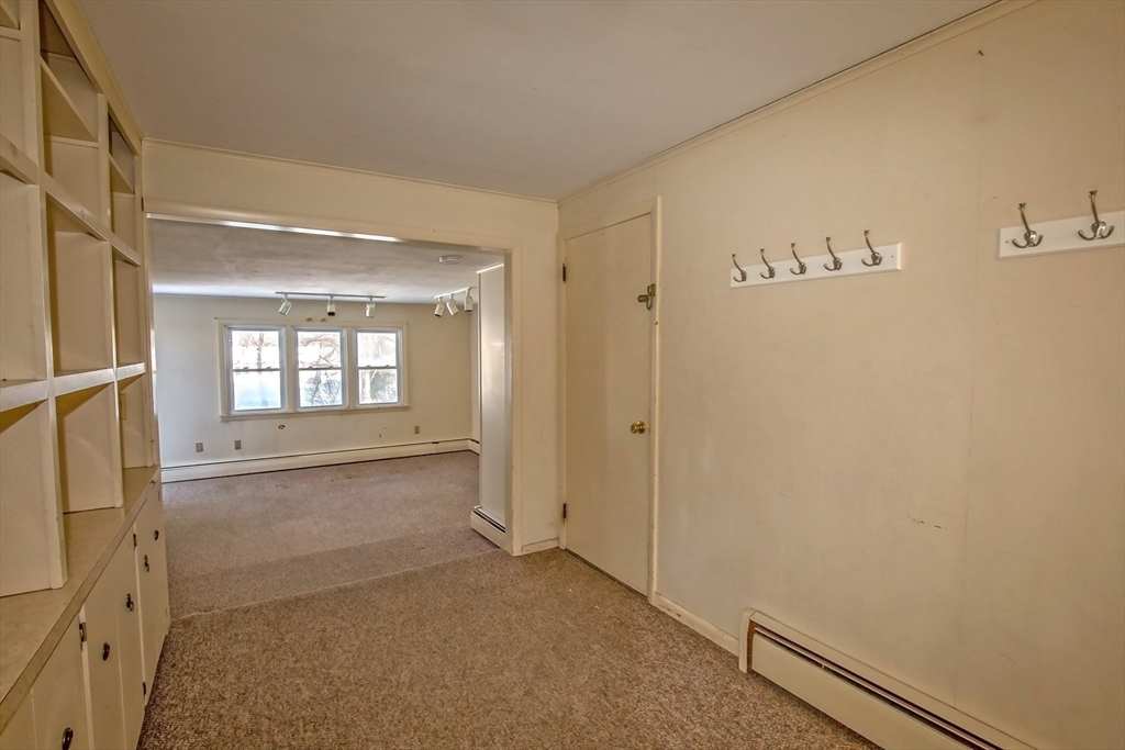 208 Birch Road Longmeadow, MA 01106 - Photo 9 of 31