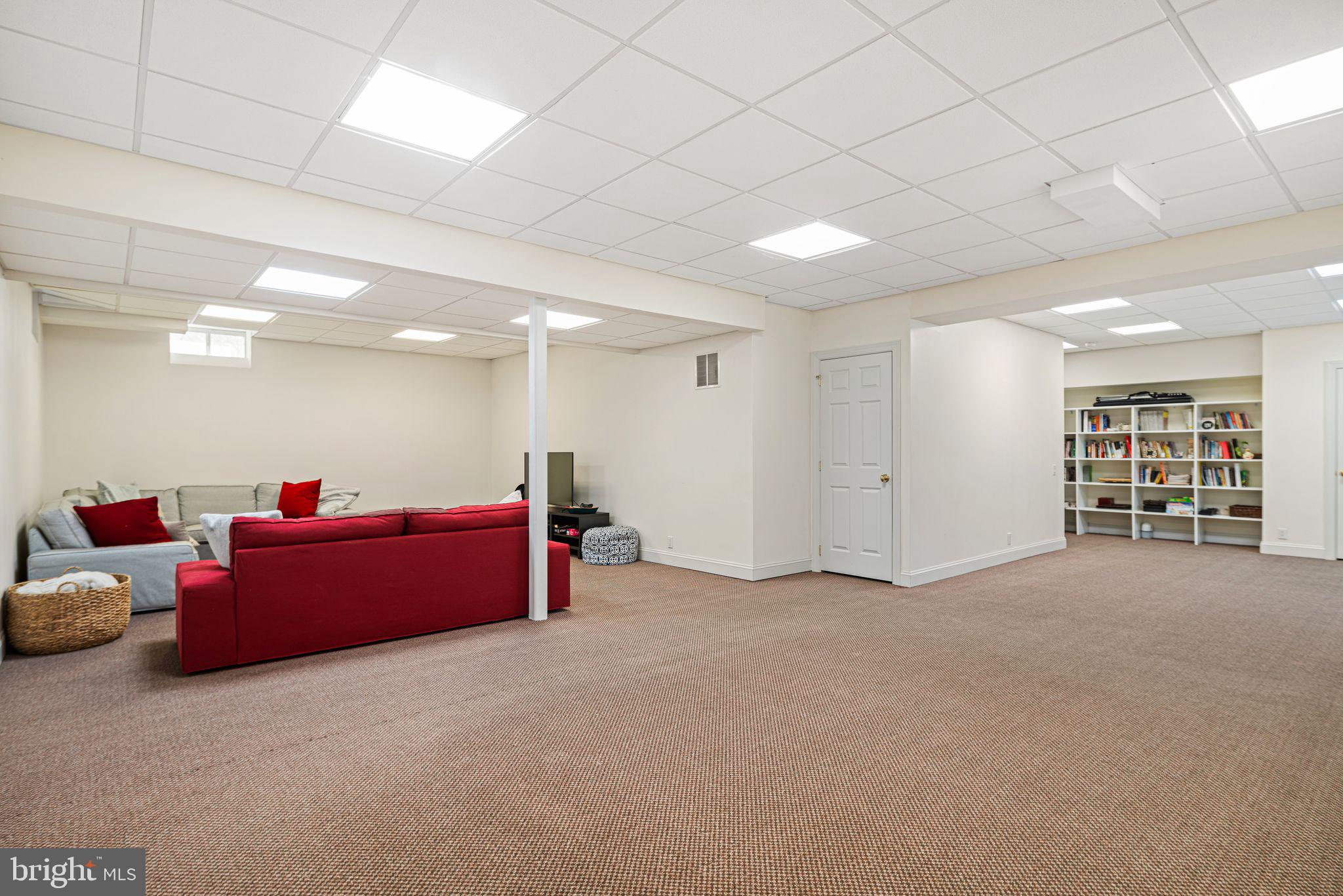 417 East Summit Avenue Haddonfield, NJ 08033 - Photo 30 of 34 a big room with furniture