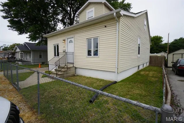 $129,000 | 2013 4th Street, Madison, IL 62060