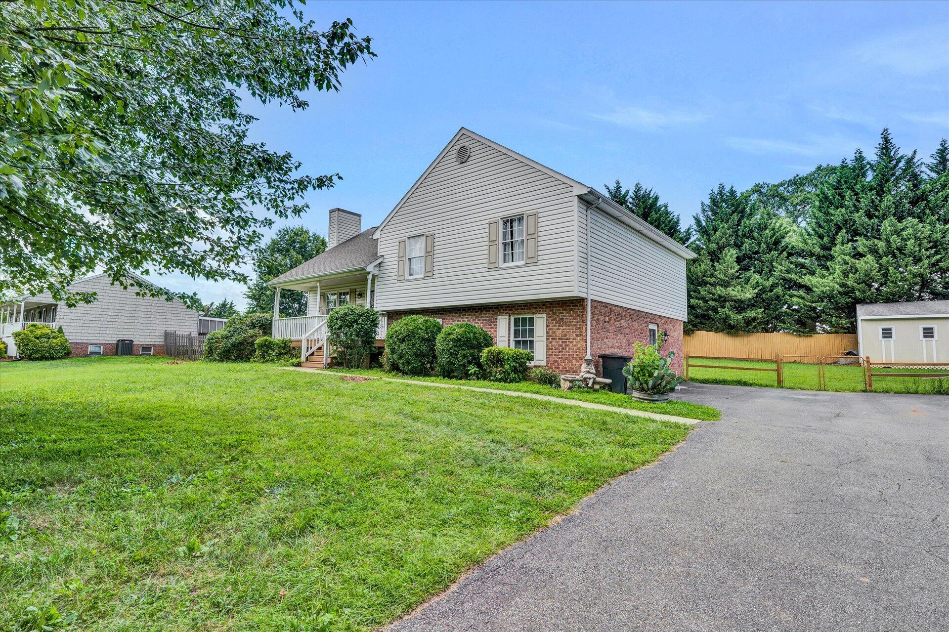 2771 Thomas Jefferson Road Forest, VA 24551 - Photo 1 of 29 02-DSC00127