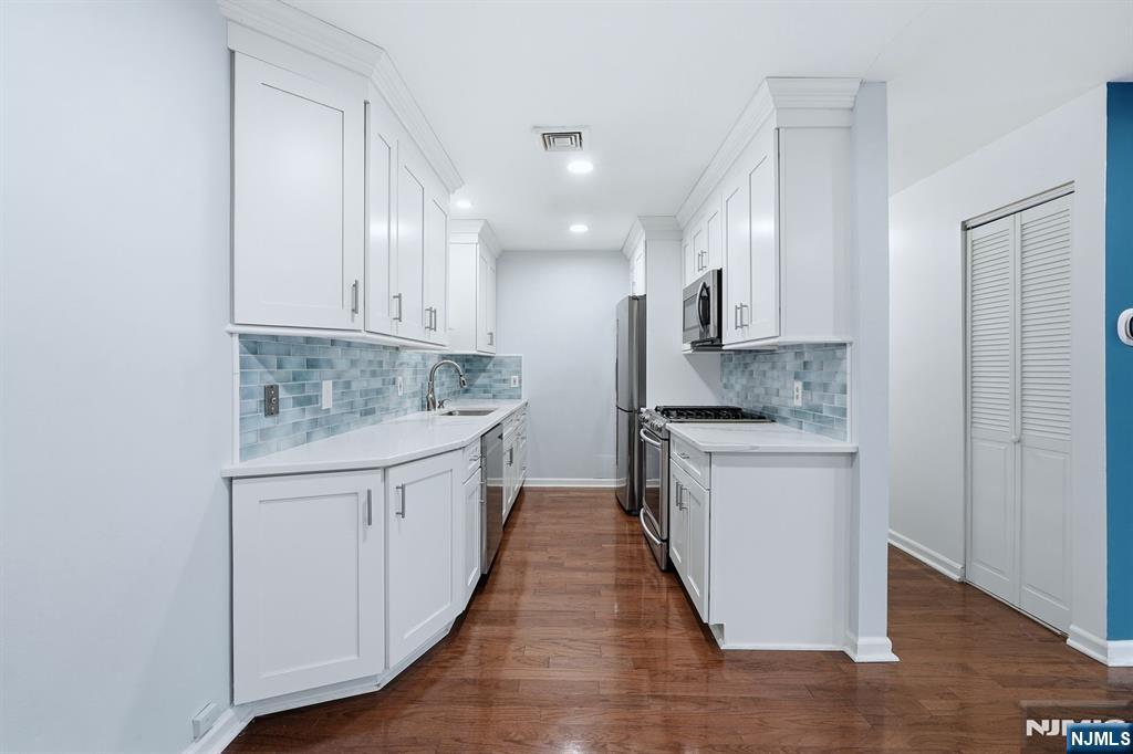 253 Park Avenue, Unit 305 Rutherford, NJ 07070 - Photo 5 of 18 Gallery Image 5