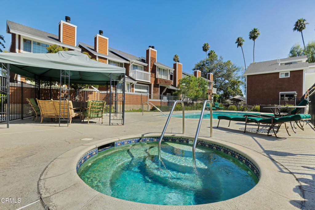 19431 Sherman Way, Unit 6 Reseda, CA 91335 - Photo 26 of 31 024