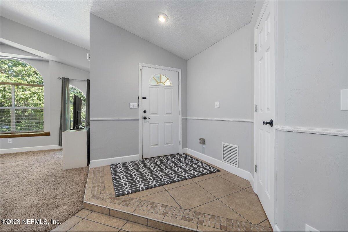 6507 Bernice Road Keystone Heights, FL 32656 - Photo 5 of 24 02-Foyer
