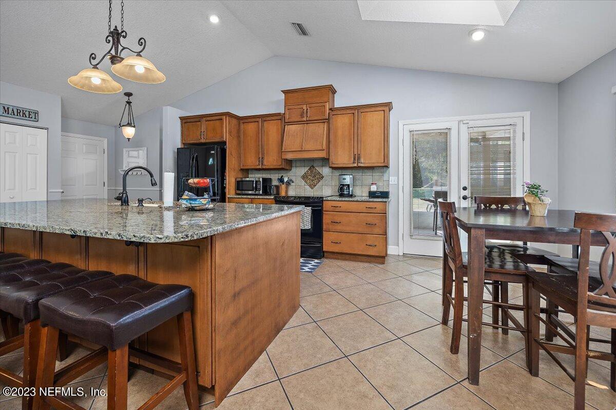 6507 Bernice Road Keystone Heights, FL 32656 - Photo 6 of 24 Kitchen and Island