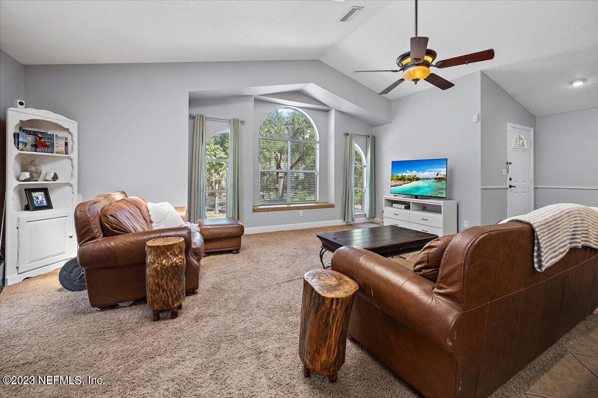 6507 Bernice Road Keystone Heights, FL 32656 - Photo 9 of 24 04-Living Room