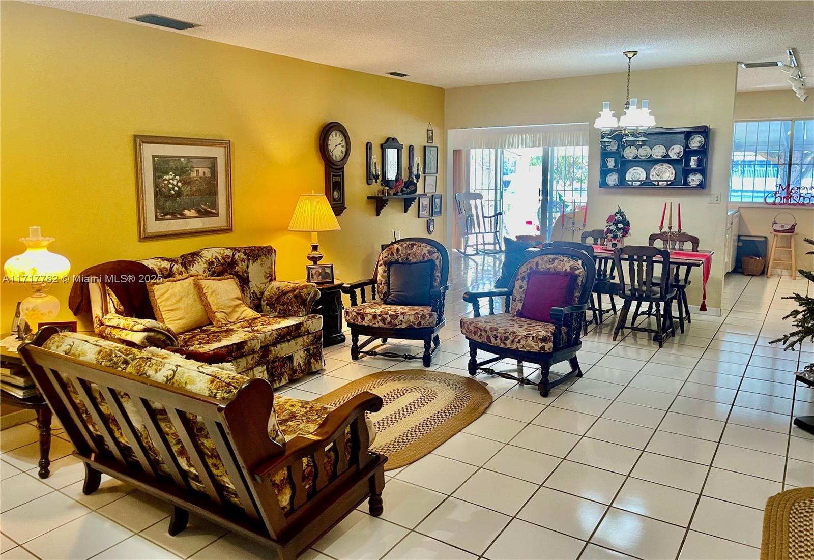 7014 Holly Road Miami Lakes, FL 33014 - Photo 8 of 26 Gallery Image 8
