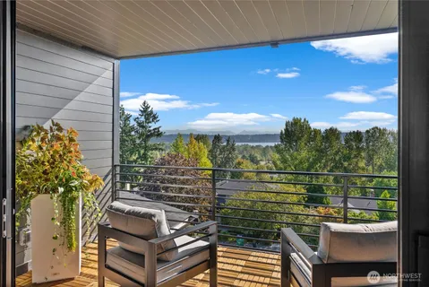 $3,095,000 | 6917 57th Avenue Northeast, Seattle, WA 98115