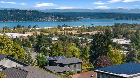 $3,095,000 | 6917 57th Avenue Northeast, Seattle, WA 98115