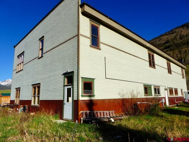 a view of a lush green field