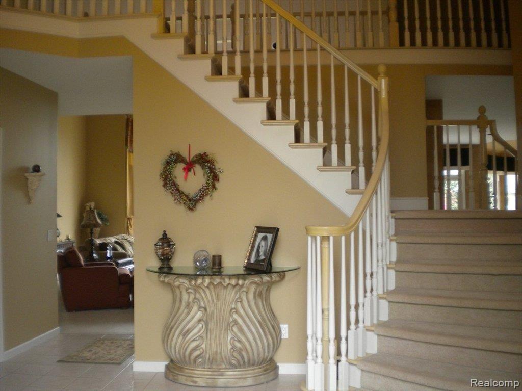 5752 Kirkridge Trail Rochester, MI 48306 - Photo 3 of 24 2 STORY FOYER.JPG