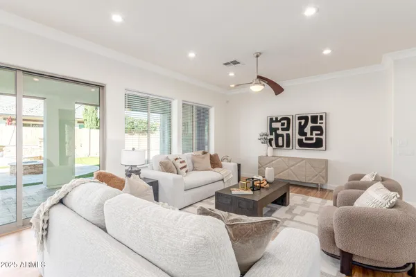 $1,099,000 | 7556 West Crystal Road, Glendale, AZ 85308