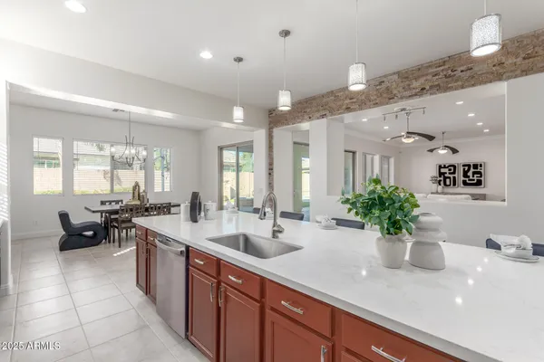 $1,099,000 | 7556 West Crystal Road, Glendale, AZ 85308