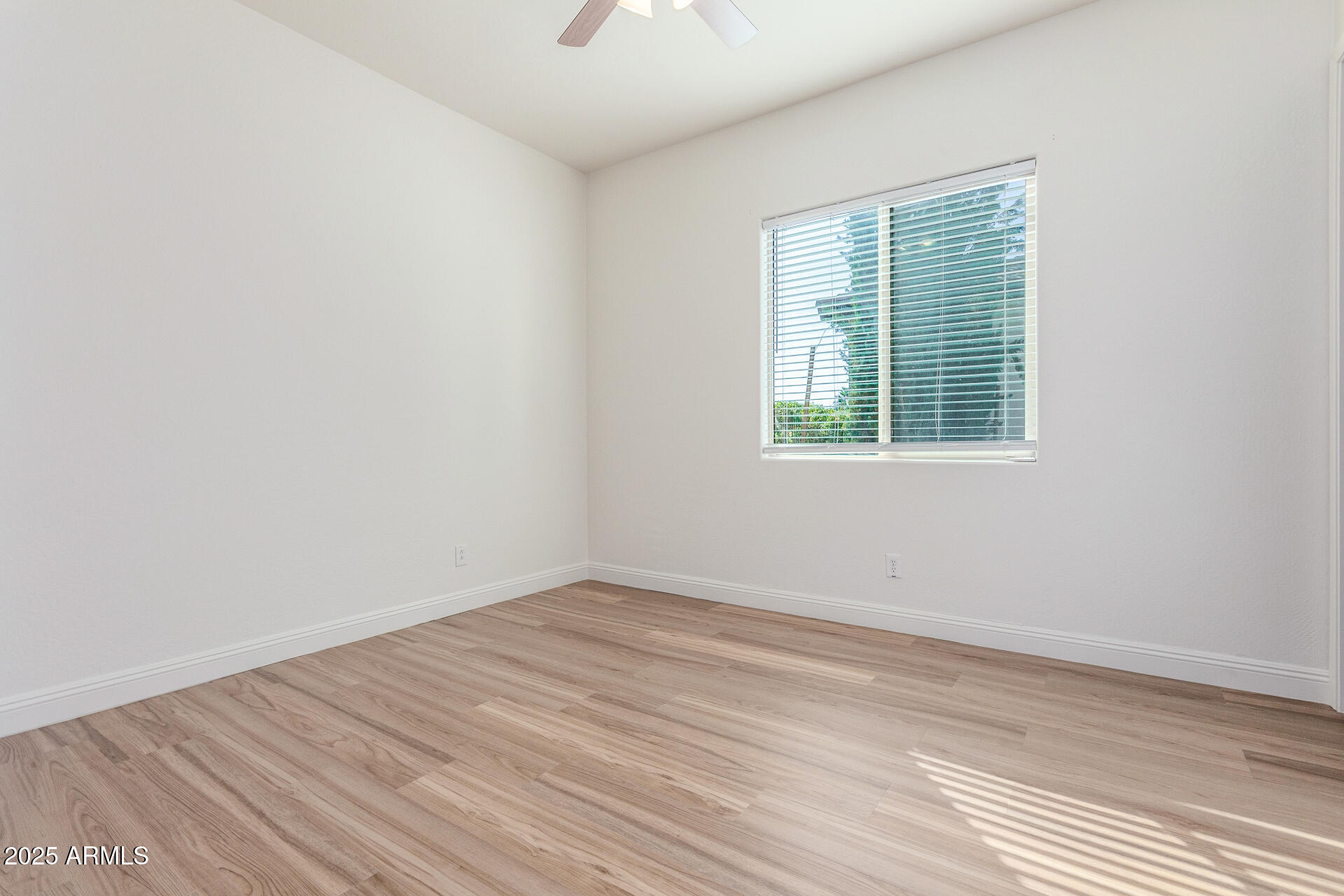 7556 West Crystal Road Glendale, AZ 85308 - Photo 44 of 84 39 Crystal