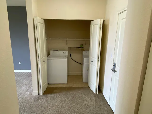 $1,795 | 4110 South Lake Drive, Unit 244, St. Francis, WI 53235