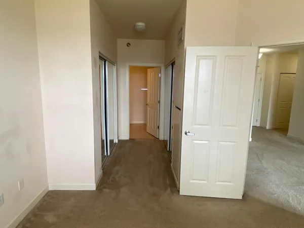 $1,995 | 4110 South Lake Drive, Unit 244, St. Francis, WI 53235