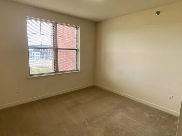 $1,795 | 4110 South Lake Drive, Unit 244, St. Francis, WI 53235