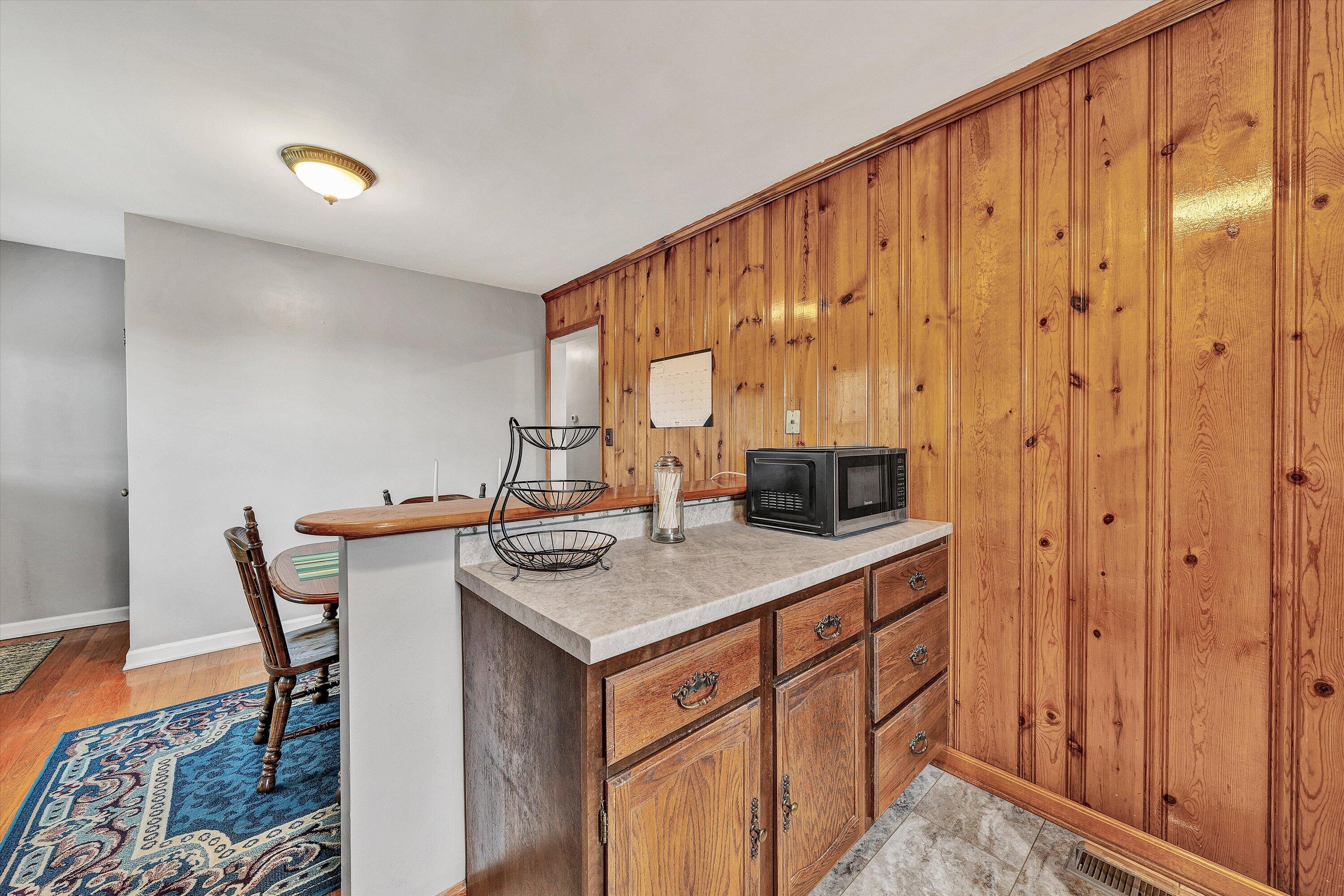 5240 Grandin Rd Extension Roanoke, VA 24018 - Photo 11 of 26 5240 Grandin 11