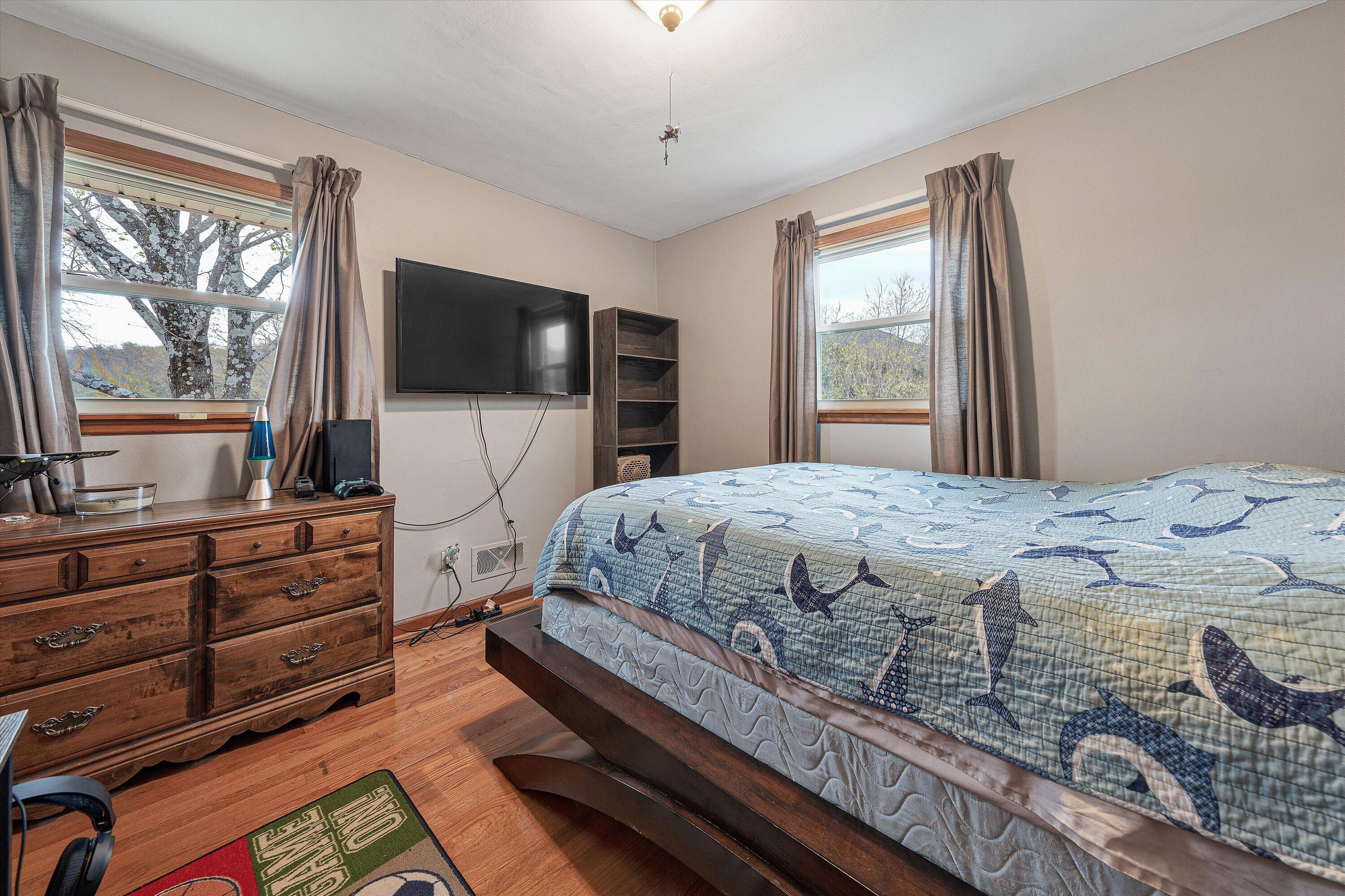 5240 Grandin Rd Extension Roanoke, VA 24018 - Photo 15 of 26 5240 Grandin 15