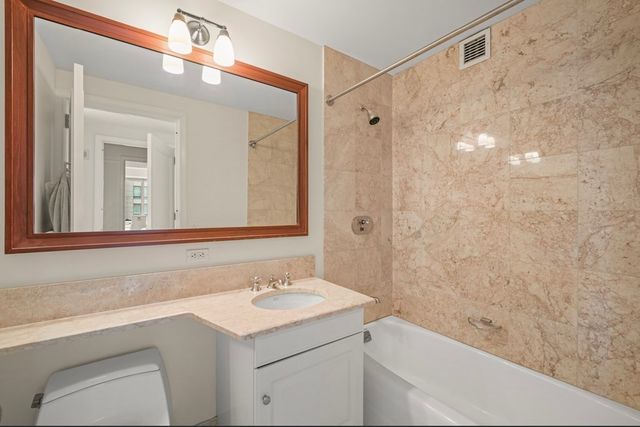 $1,400,000 | 2 Avery Street, Unit 23G, Boston, MA 02111