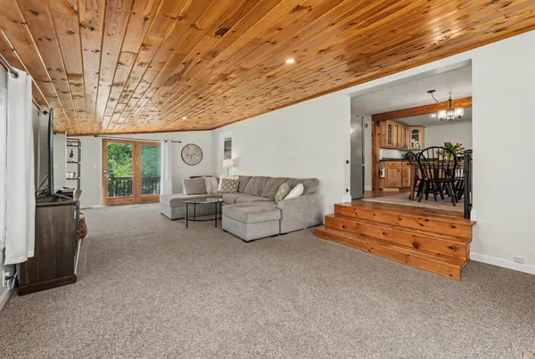 $575,000 | 96 Fordway Extension, Derry, NH 03038