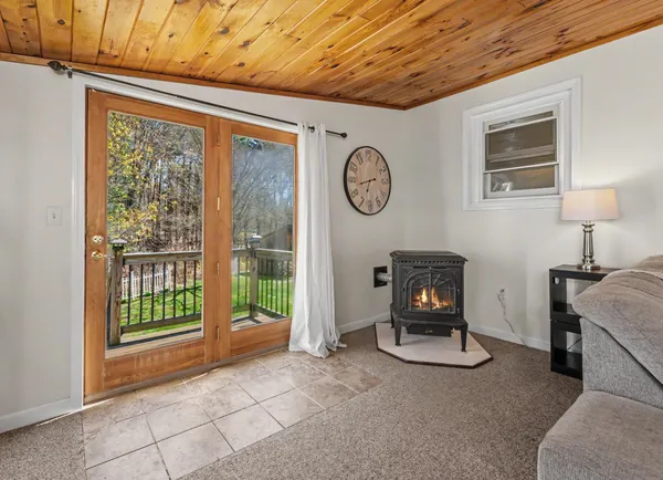 $575,000 | 96 Fordway Extension, Derry, NH 03038
