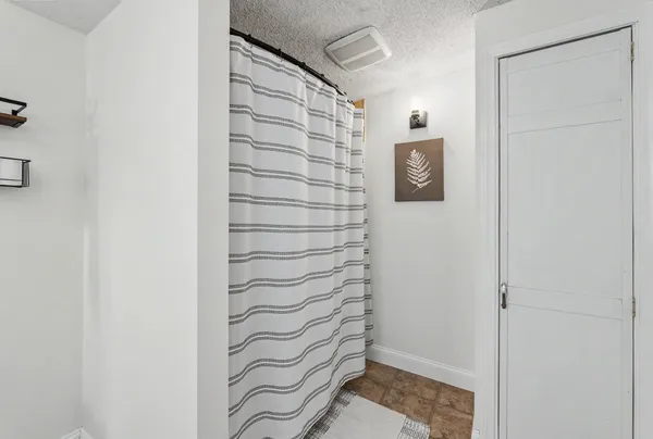$575,000 | 96 Fordway Extension, Derry, NH 03038