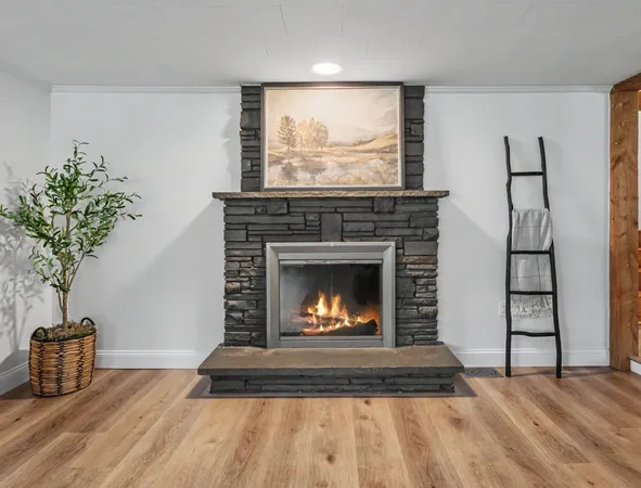 $575,000 | 96 Fordway Extension, Derry, NH 03038