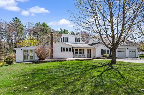 $575,000 | 96 Fordway Extension, Derry, NH 03038
