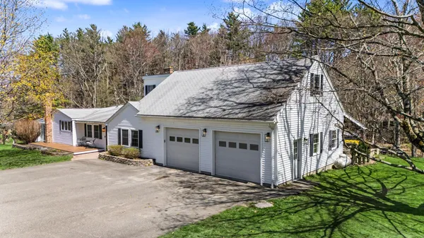 $575,000 | 96 Fordway Extension, Derry, NH 03038