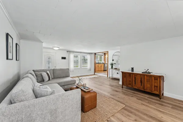 $575,000 | 96 Fordway Extension, Derry, NH 03038