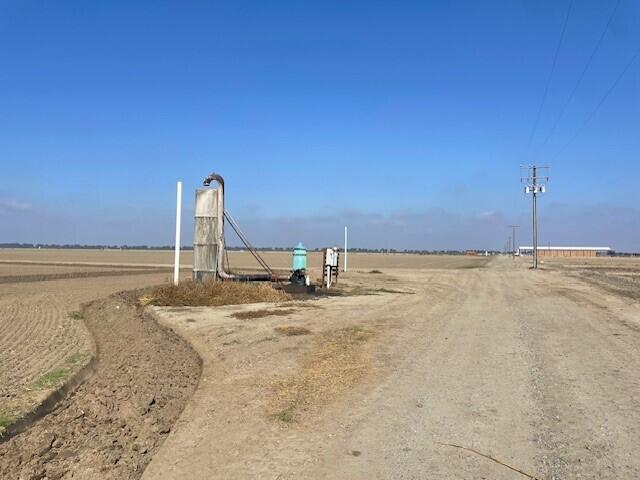 56 Rd Tulare Ca Tulare, CA 93274 - Photo 3 of 8 3