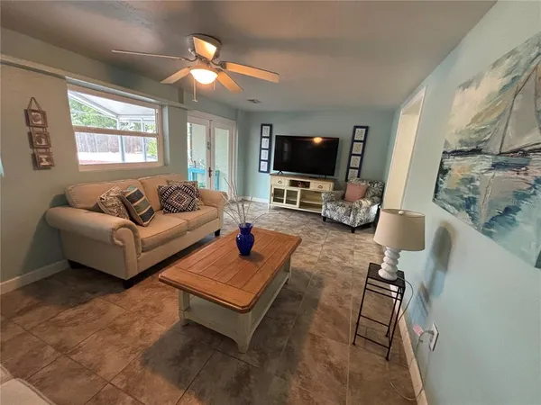 $1,995 | 1008 Estremadura Drive, Bradenton, FL 34209