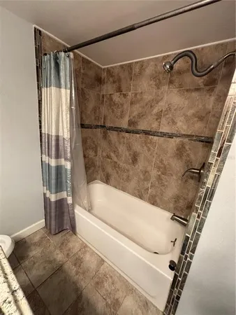 $1,995 | 1008 Estremadura Drive, Bradenton, FL 34209