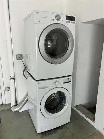 $1,995 | 1008 Estremadura Drive, Bradenton, FL 34209