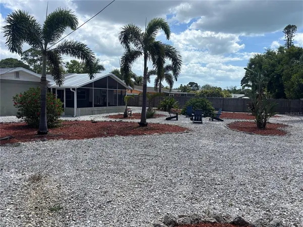 $1,995 | 1008 Estremadura Drive, Bradenton, FL 34209