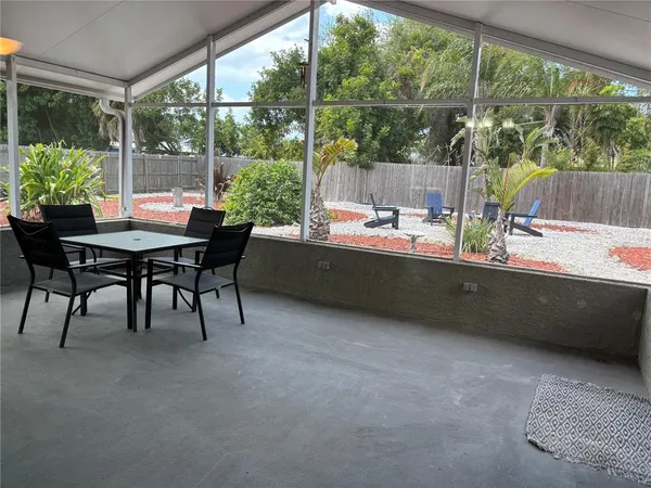 $1,995 | 1008 Estremadura Drive, Bradenton, FL 34209