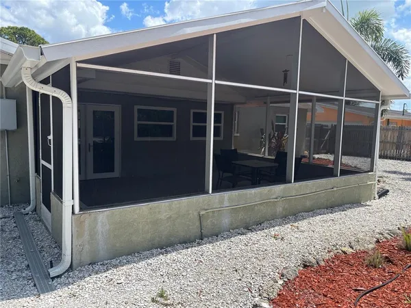 $1,995 | 1008 Estremadura Drive, Bradenton, FL 34209